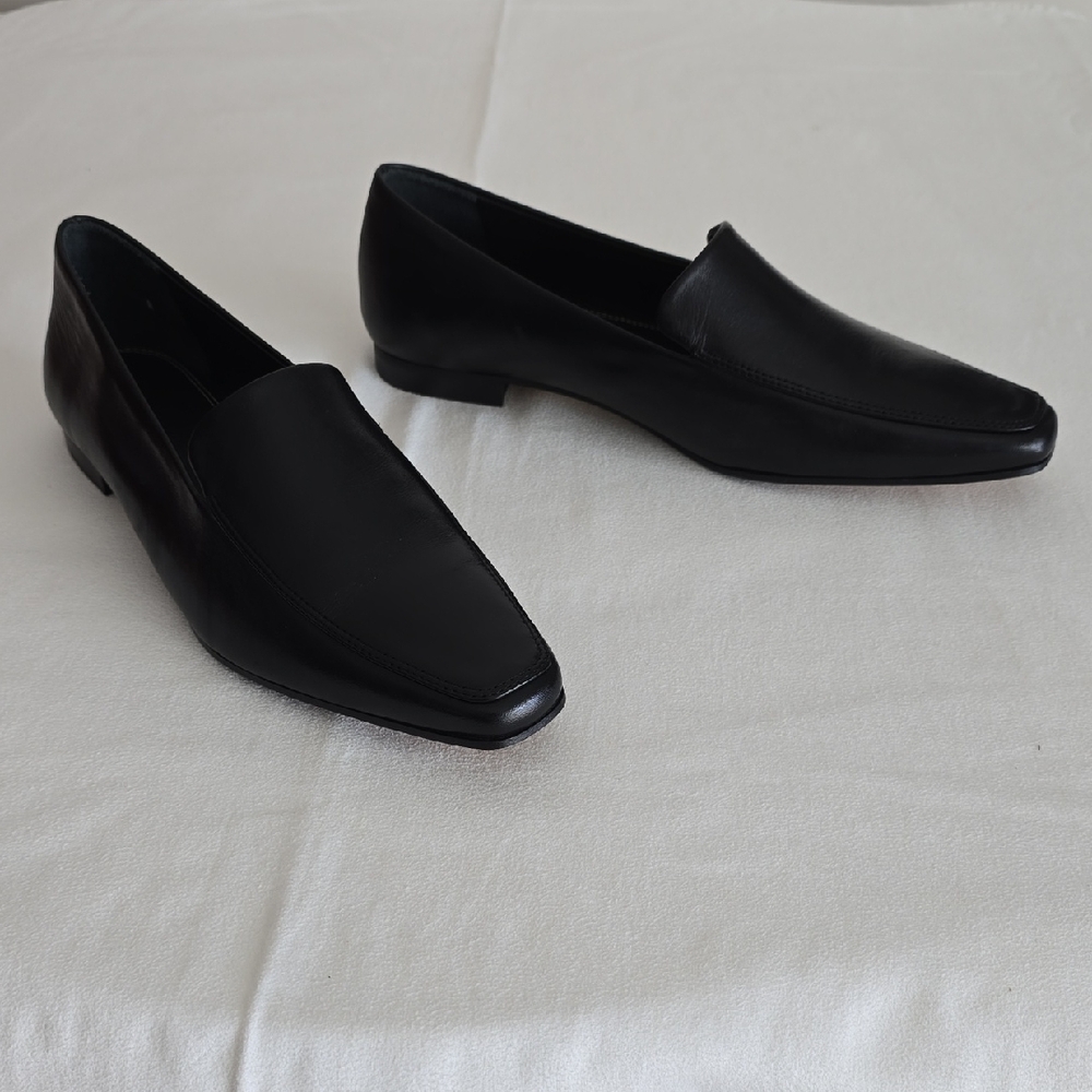 Elegant Black Leather Woman's Slip-On Loafers. NEW